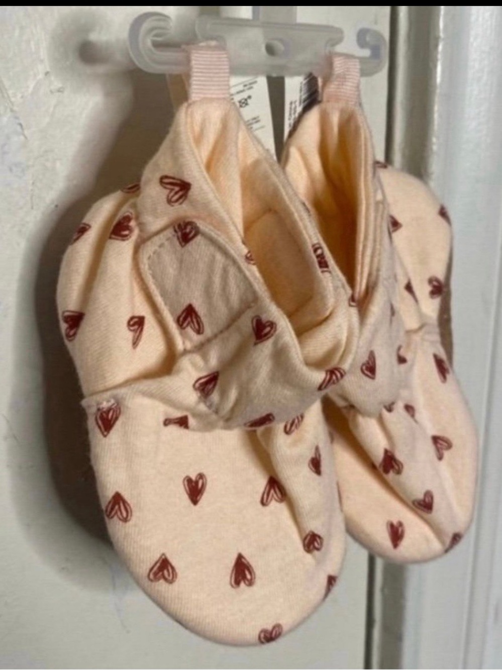 BNWT Old Navy Heart Printed Baby Booties 3-6M